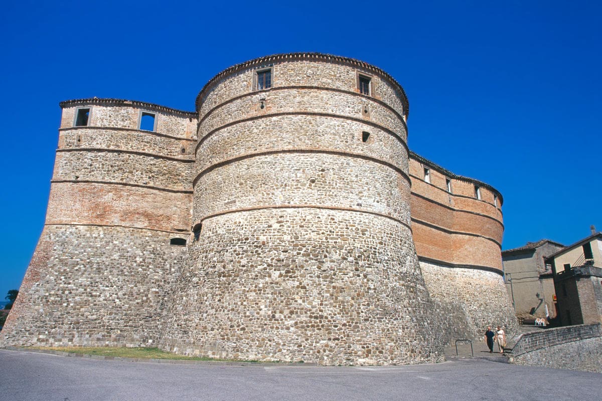 Da questo borgo affacciato sul fiume le Marche sembrano ancora più belle: non pensavo esistesse un posto così