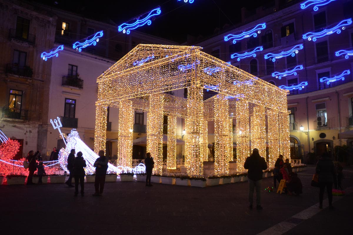 Luci d'Artista Salerno 2025: torna l'appuntamento con le Luminarie più belle d'Italia