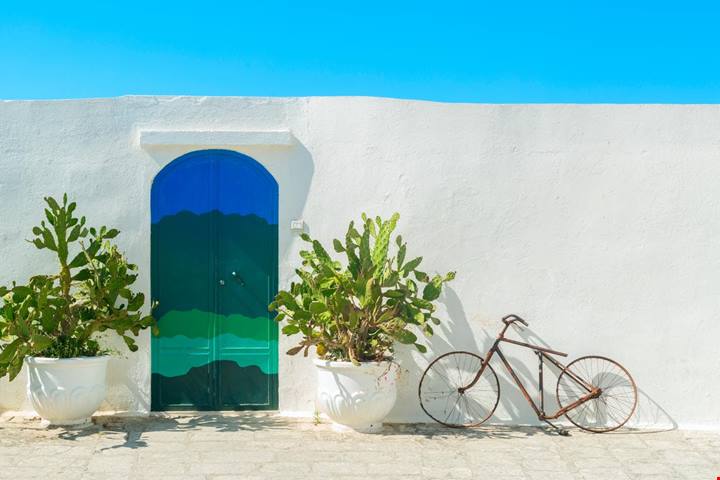 Da questa città bianca in mezzo alla Puglia puoi vedere tutta la regione dall'alto, e si mangia anche benissimo