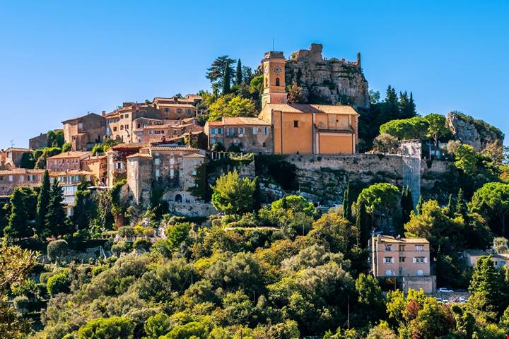 A mezz’ora dall’Italia c’è la “città dei fiori”: un balcone di meraviglia sulla Costa Azzurra