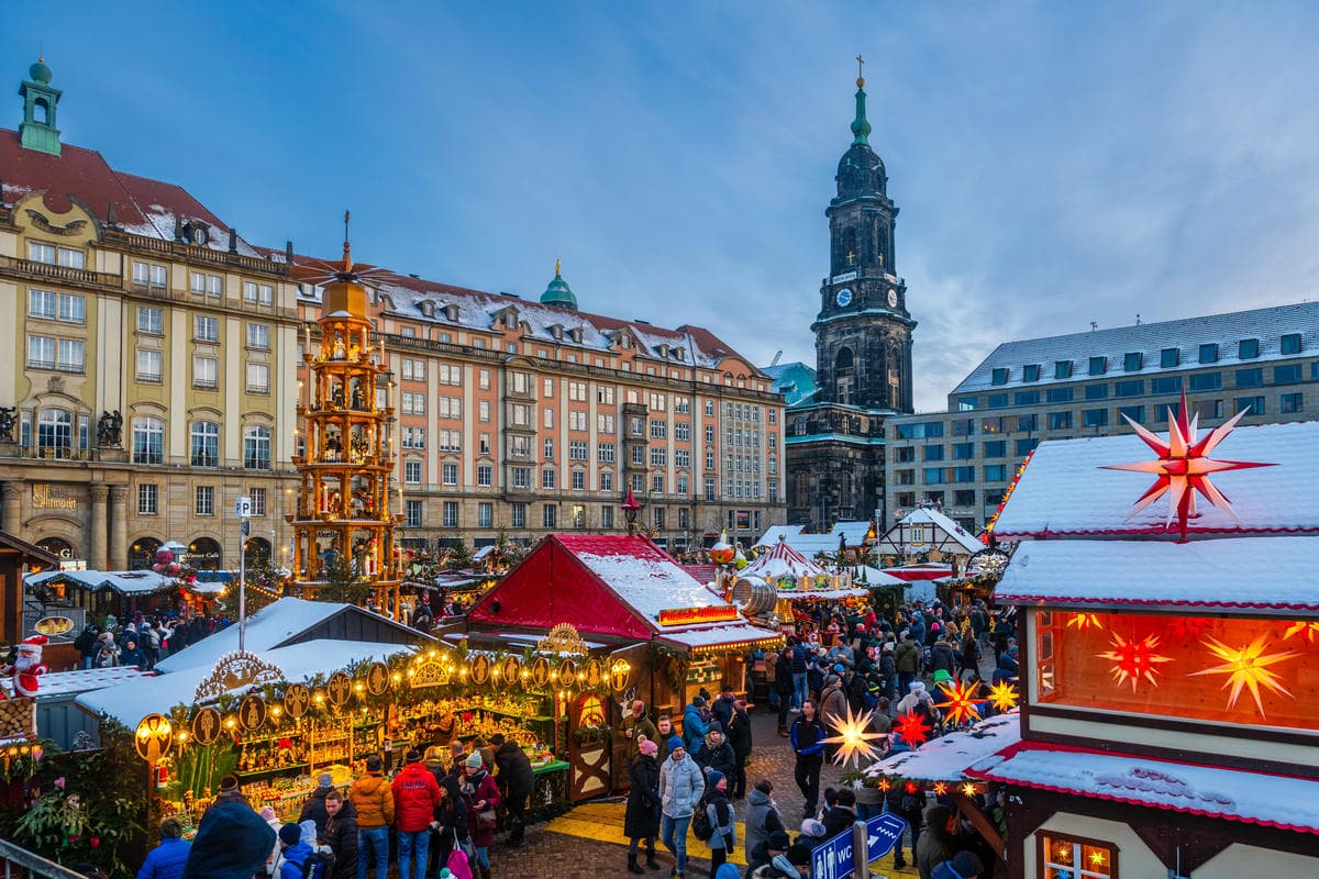 Sta per festeggiare 600 anni, ma non è affatto invecchiato: il mercatino di Natale più antico d'Europa lo puoi visitare qui