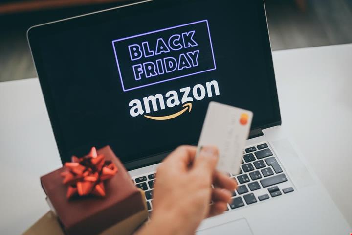 black-friday_2070445940