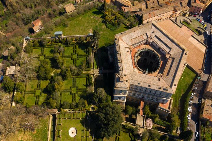 palazzo-farnese_2279479429