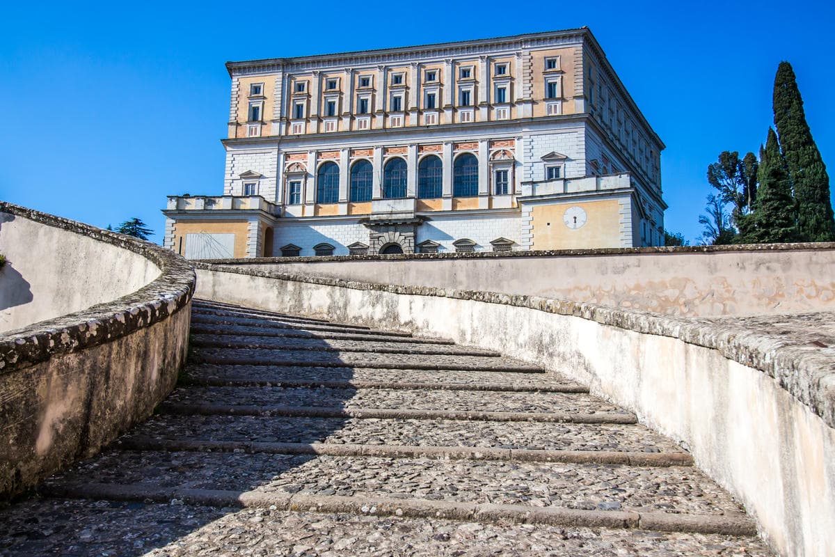 Lo storico palazzo a un'ora da Roma che ha ispirato l'edificio più grande degli Stati Uniti d'America