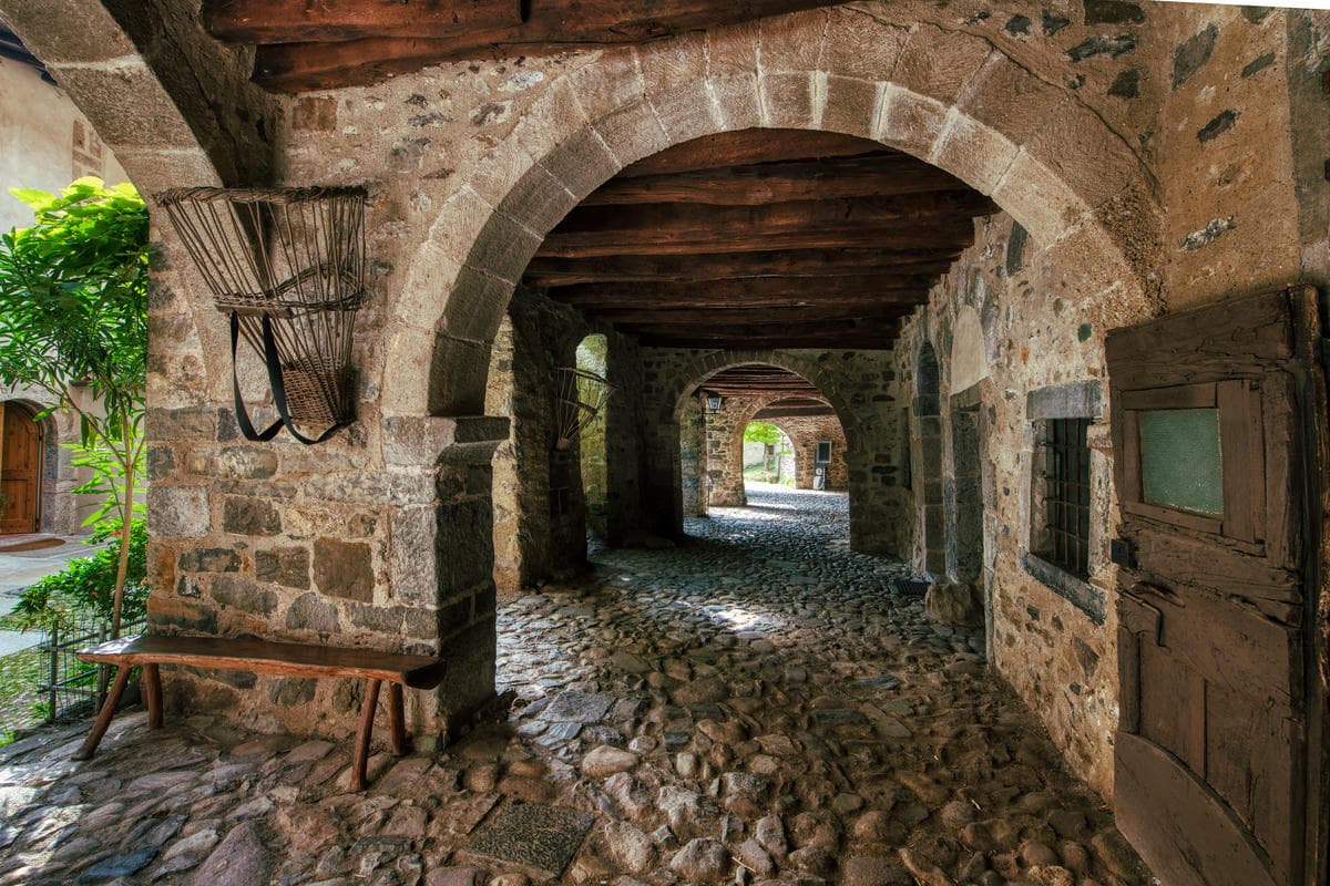 Oggi ci sono i corrieri espresso, ma 500 anni fa la posta si consegnava così: ce lo svela un piccolo borgo della Lombardia