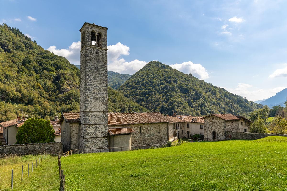 Oggi ci sono i corrieri espresso, ma 500 anni fa la posta si consegnava così: ce lo svela un piccolo borgo della Lombardia