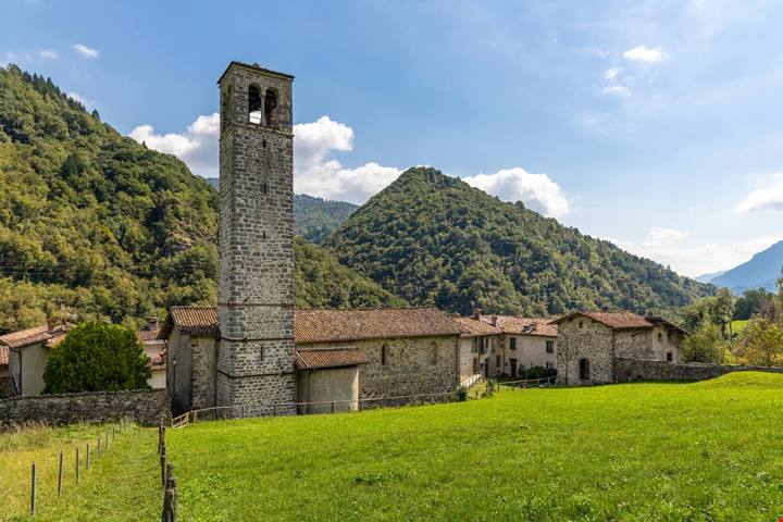 Oggi ci sono i corrieri espresso, ma 500 anni fa la posta si consegnava così: ce lo svela un piccolo borgo della Lombardia