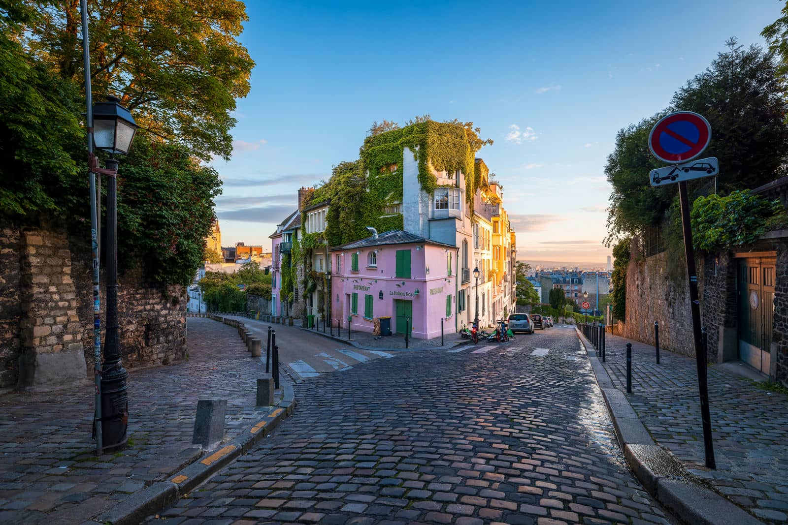 maison rose montmartre_2480622163