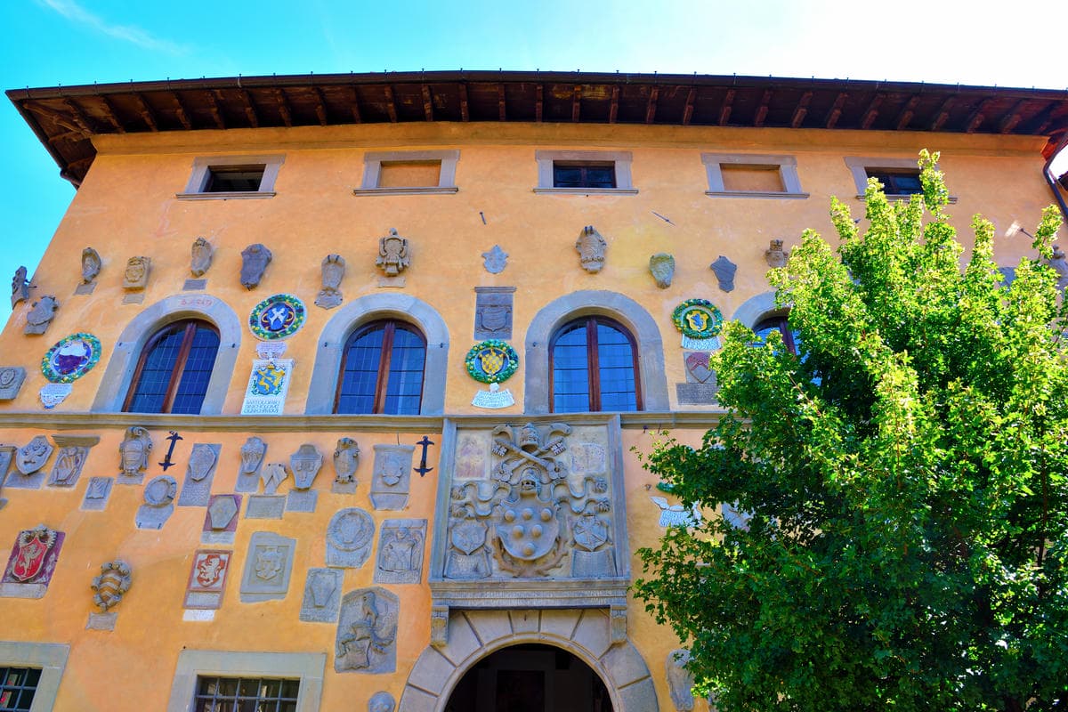 cutigliano-palazzo-dei-capitani-della-montagna_706095379