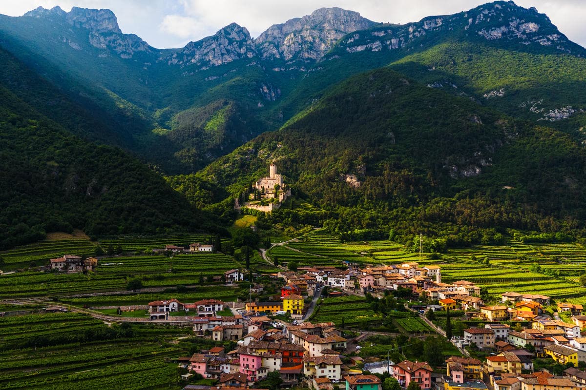 3 lettere e una storia unica da raccontare: in Trentino-Alto Adige c'è la Città del Velluto, e aspetta solo te