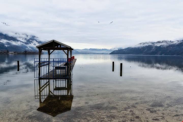 Questi 7 laghi italiani sono il luogo perfetto dove pattinare in inverno: non li hai mai visti così