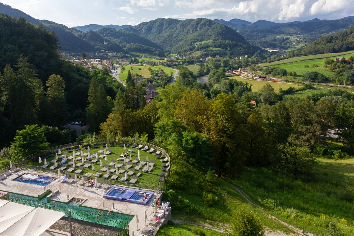 Appena fuori dall'Italia c'è la terra del benessere: le terme in Slovenia ti promettono relax a basso costo