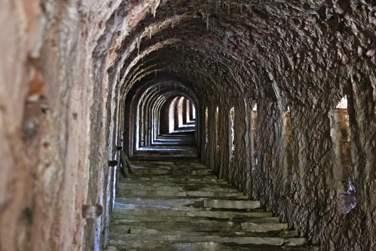 Dovrai salire più di 4000 gradini, ma ne vale la pena: la Grande Muraglia d'Italia è un luogo che merita il viaggio