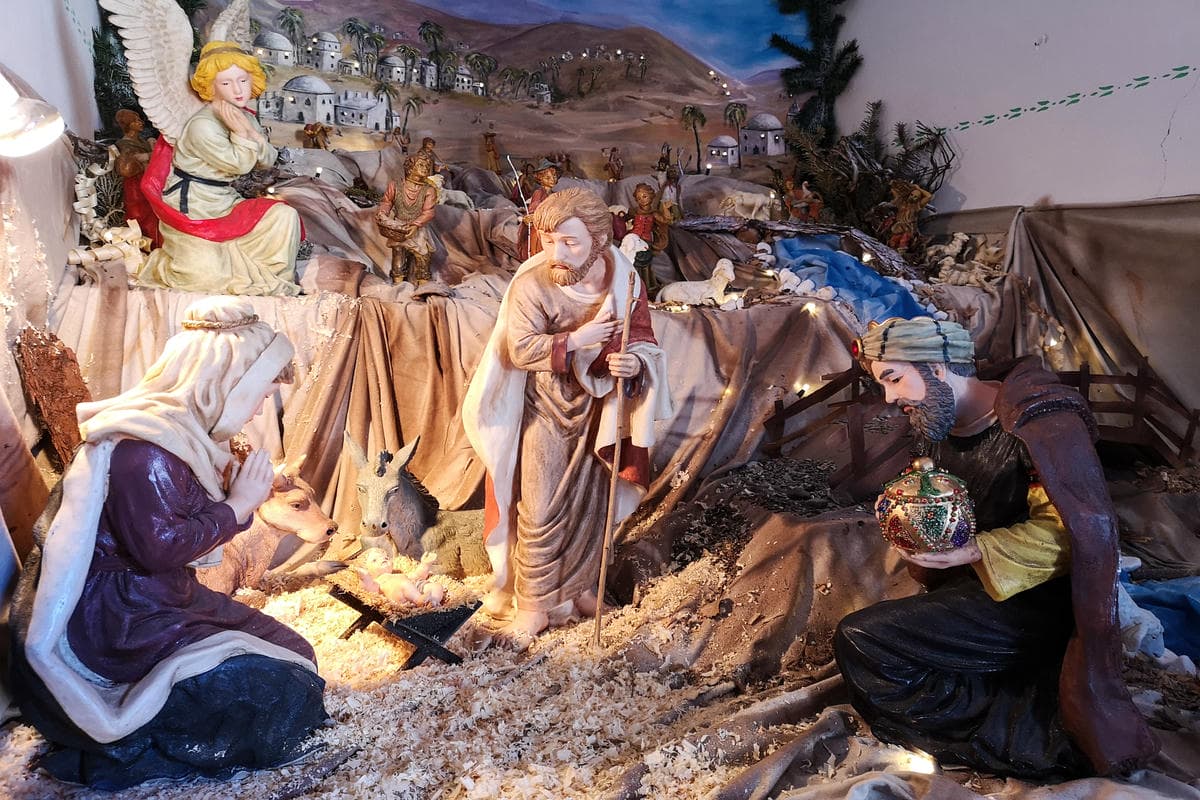 Il borgo dei 1000 presepi in Alto Adige dove ogni angolo è un momento di festa e spiritualità
