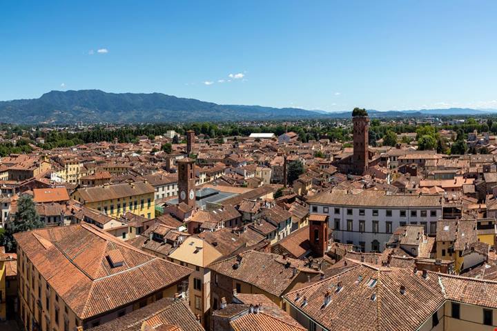 In questa città hanno realizzato un giardino sulla cima di una torre a 45 metri d'altezza
