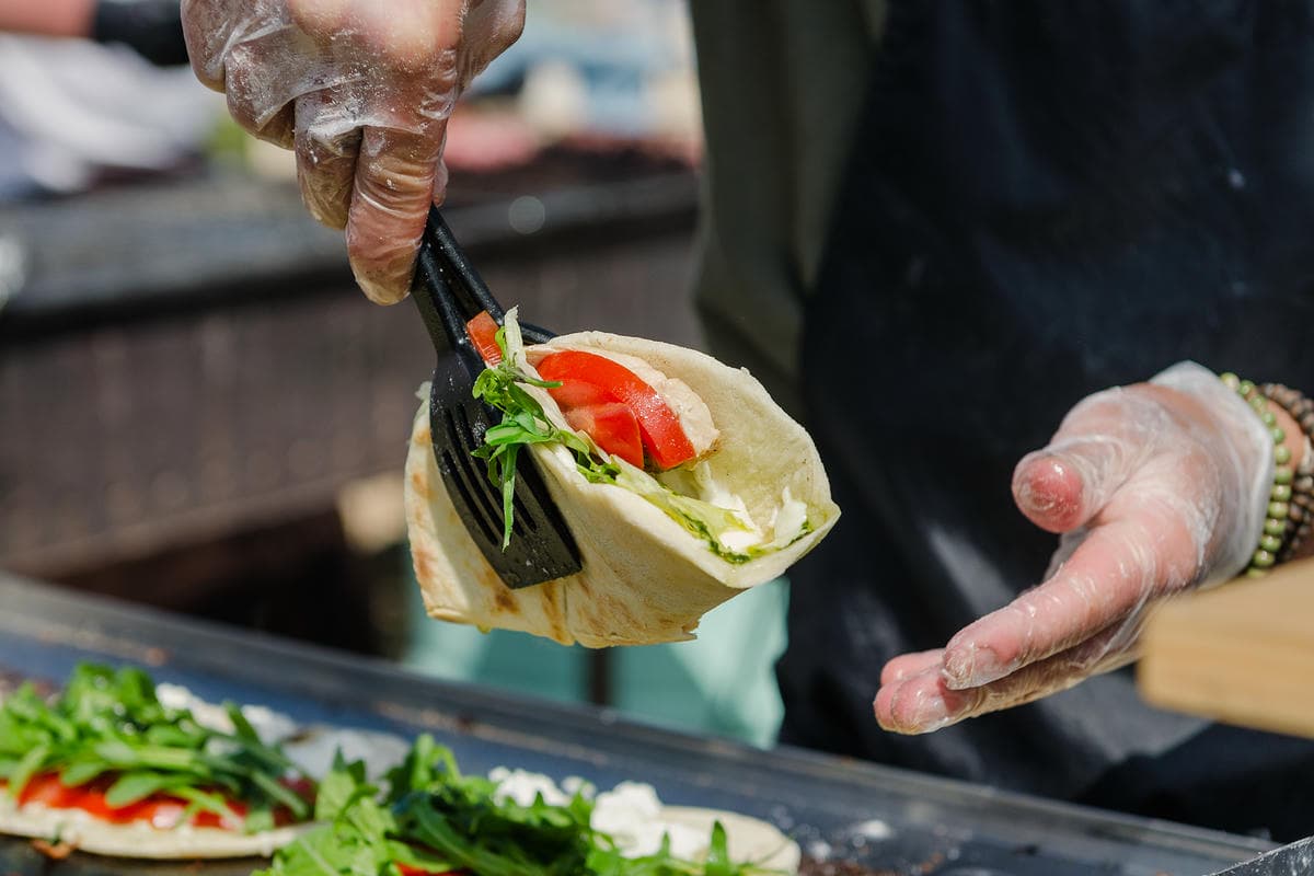 Siamo il paese dove si mangia meglio al mondo, ma quali sono gli street food imperdibili in Italia?