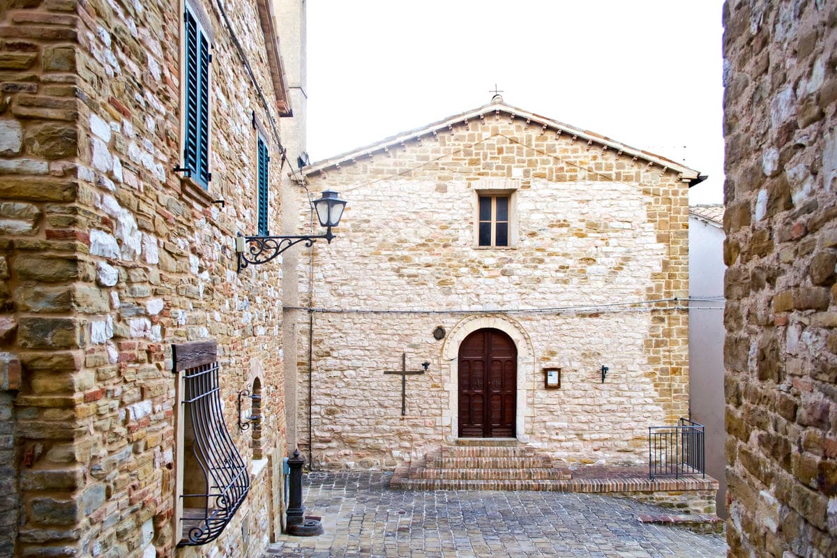 Uno per ogni gusto fino ad arrivare a 9: questi borghi delle Marche hanno una cosa che li unisce e li rende bellissimi