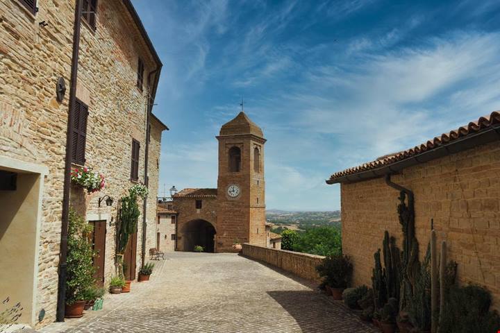 Uno per ogni gusto fino ad arrivare a 9: questi borghi delle Marche hanno una cosa che li unisce e li rende bellissimi