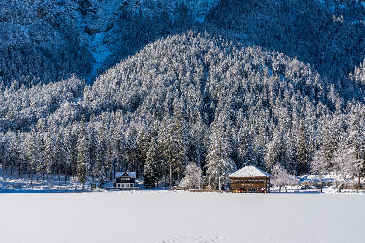 Una favola chiamata Dolomiti: è la porta d'accesso alle montagne dove la settimana bianca si fa indimenticabile