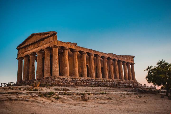 Oltre 2000 anni di storia e una cultura eterna: 4 città da visitare per un tuffo nel passato