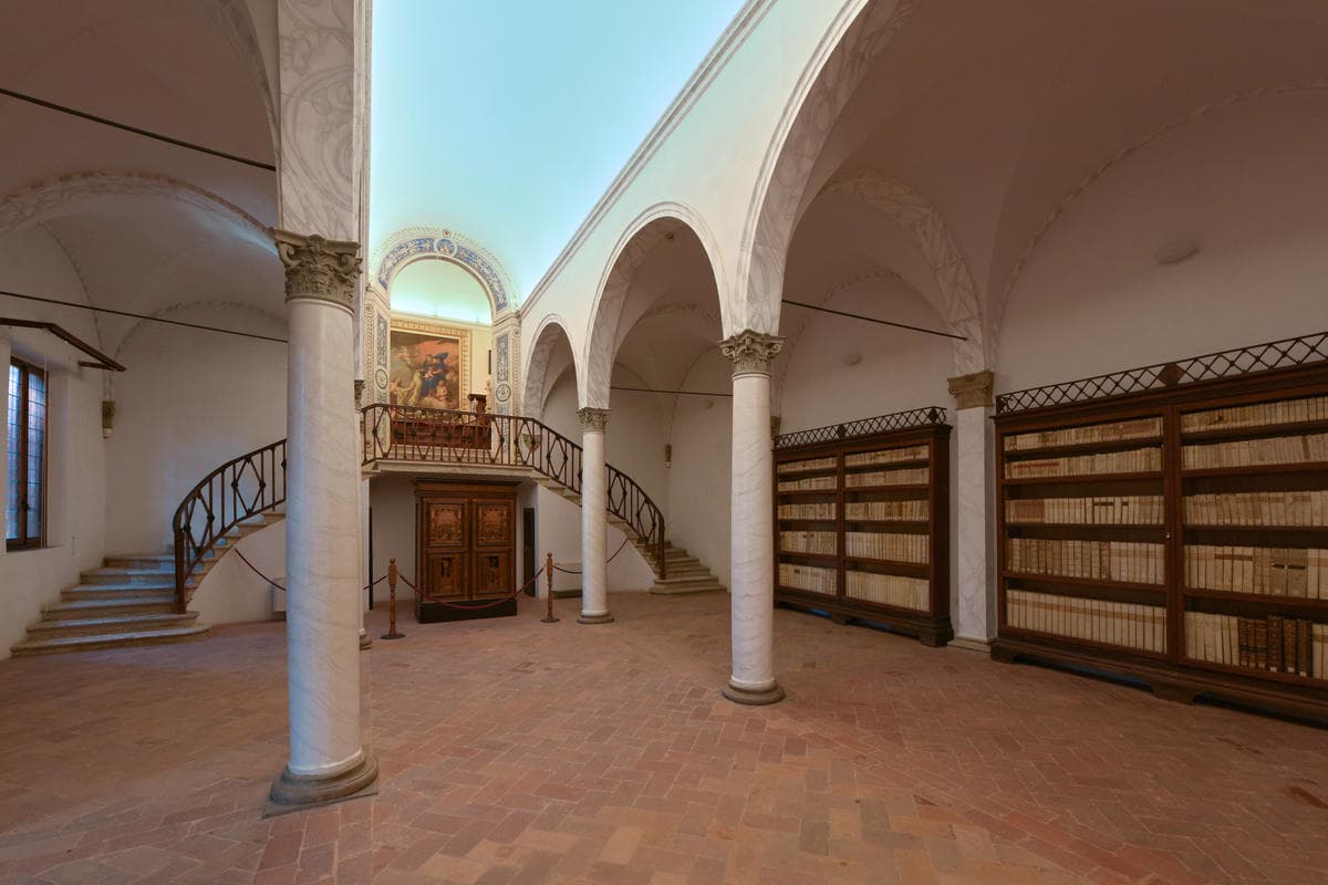 I segreti dell'antica abbazia in Toscana dove acquistare i prodotti tipici più buoni della regione