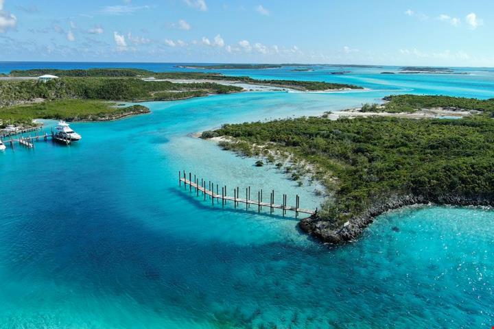 bahamas_2449770325