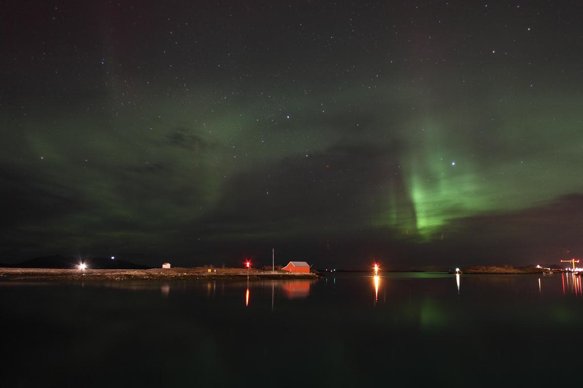 Se cerchi il sole a mezzanotte, questa città ai piedi dell'Artico ti regalerà i colori più belli che ci siano