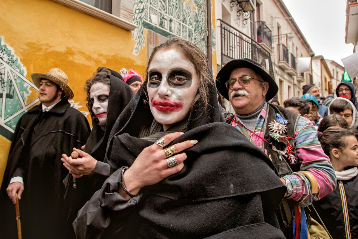 Lo chiamano Carnevale degli eremiti, ma tutti possono andarci: la sua è una festa che si intreccia con la natura
