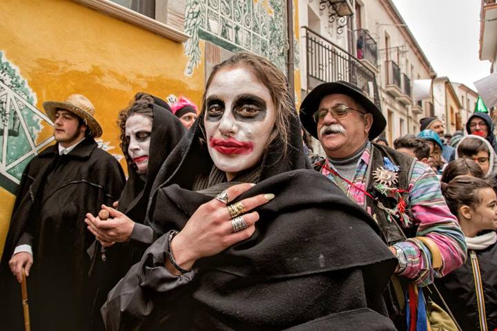 Lo chiamano Carnevale degli eremiti, ma tutti possono andarci: la sua è una festa che si intreccia con la natura