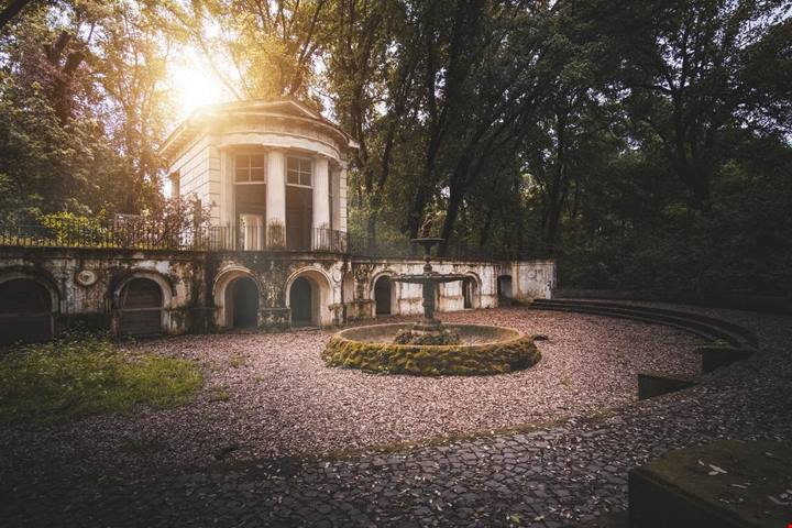 In uno dei parchi più belli di Roma c'è un luogo misterioso che nessuno conosce: al suo interno il lusso la fa da padrone