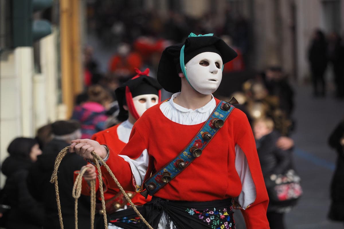 Solo qui il Carnevale è cultura e tradizione popolare: quest'isola ti regala delle feste che non hanno eguali