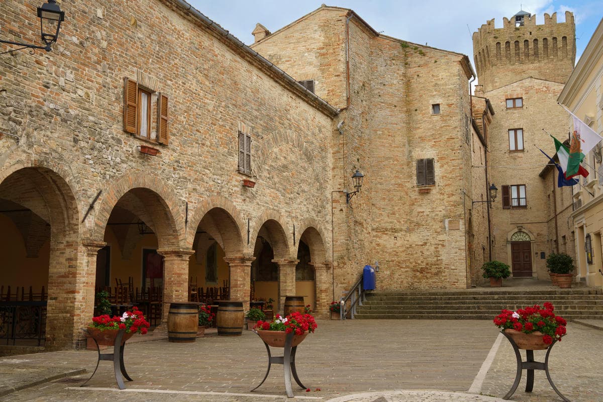 È la capitale del Medioevo nelle Marche: una piccola bellezza tutta da scoprire