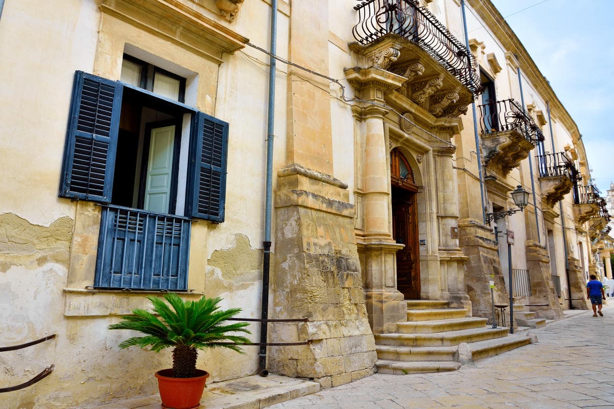 Dimenticati di Noto: la vera città barocca della Sicilia è un'altra, una volta vista non potrai farne a meno