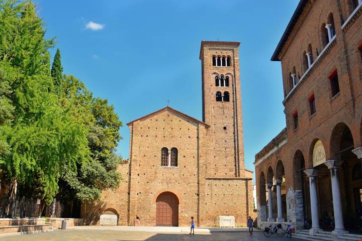 Sotto l'acqua c'è il più antico tesoro della città: per ammirarla dovrai immergerti tra i pesci