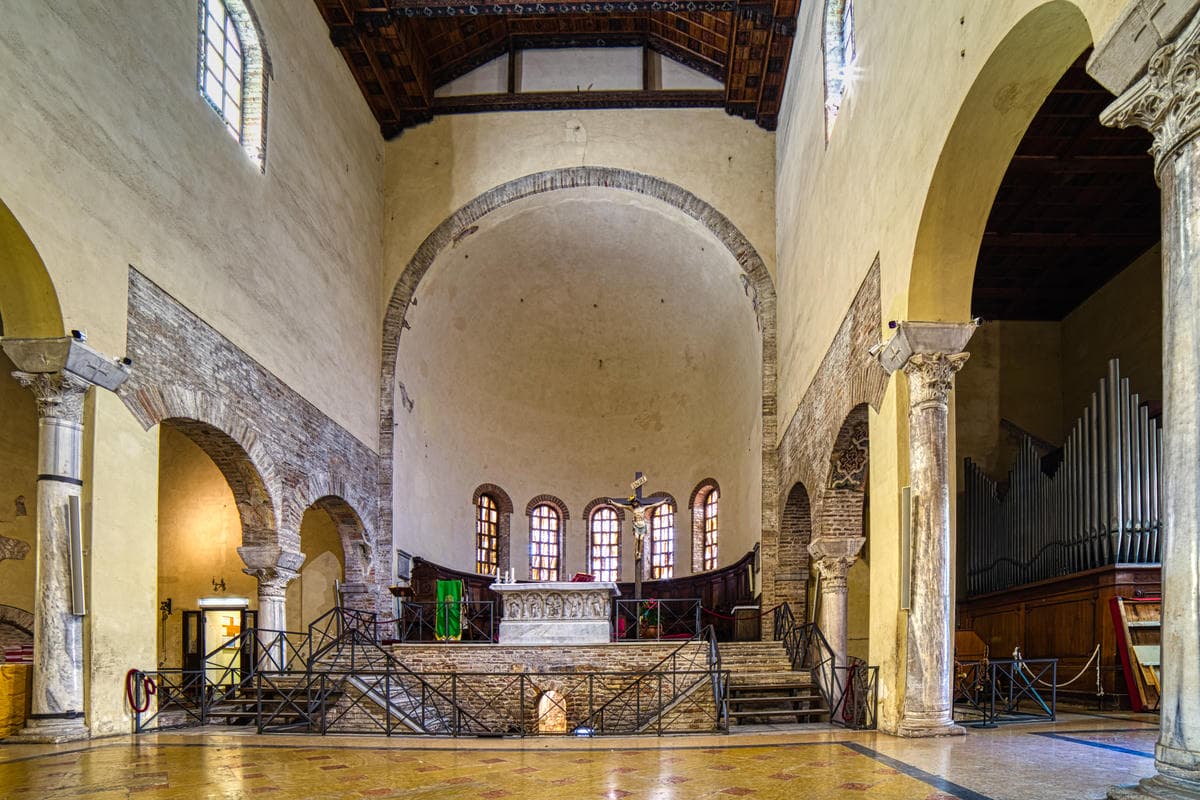 Sotto l'acqua c'è il più antico tesoro della città: per ammirarla dovrai immergerti tra i pesci