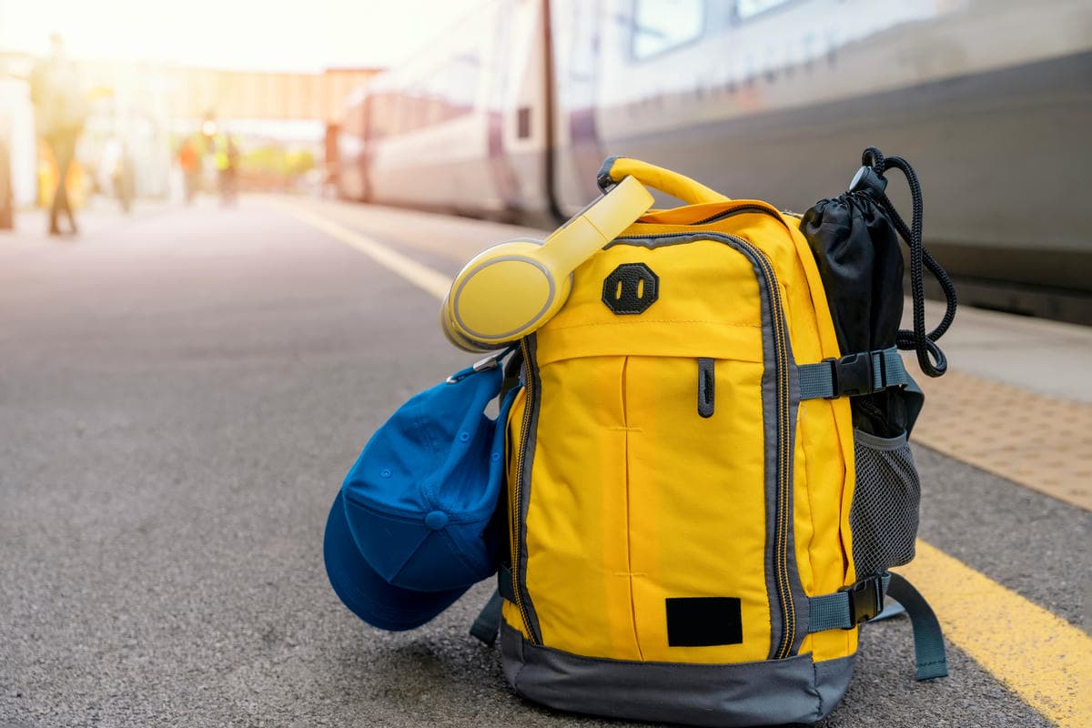 C'è un modo unico per viaggiare in Europa spendendo poco, e sempre più giovani stanno scegliendo di approfittarne