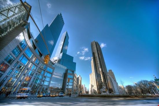 Time Warner Center  Fonte: emin kuliyev - ©Shutterstock emin kuliyev - ©Shutterstock emin kuliyev - ©Shutterstock