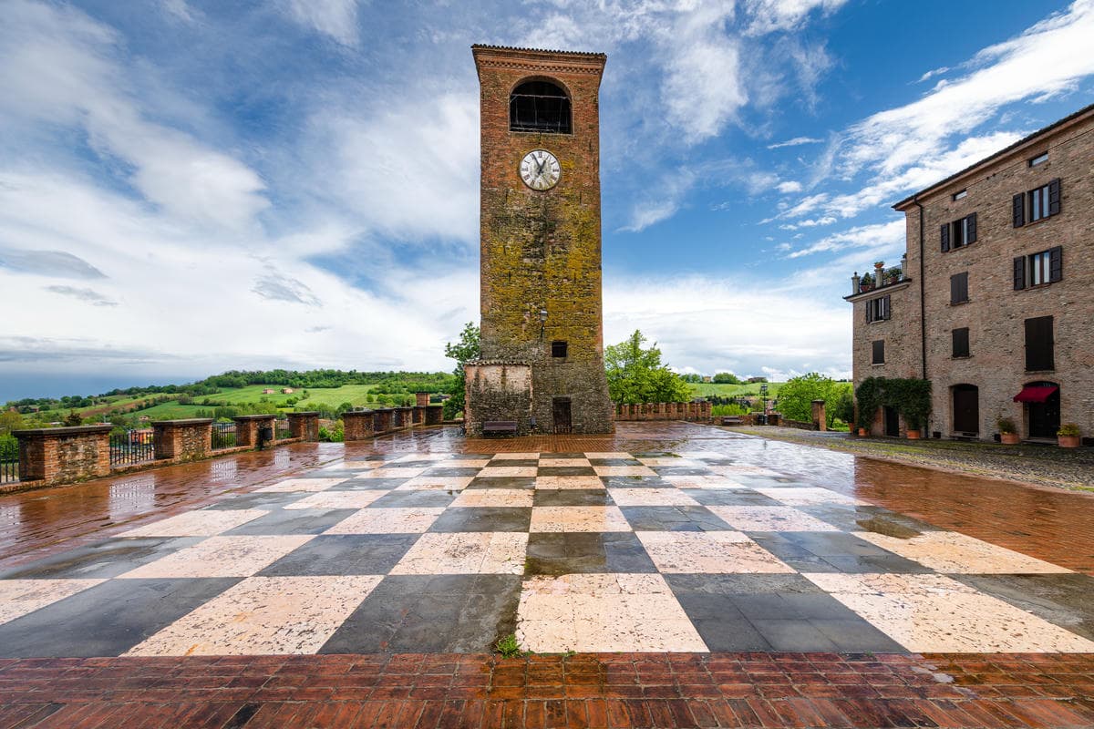 Emilia-Romagna: è qui il castello più romantico d'Italia, il posto perfetto per una gita a San Valentino