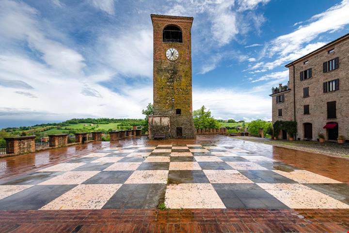 Emilia-Romagna: è qui il castello più romantico d'Italia, il posto perfetto per una gita a San Valentino