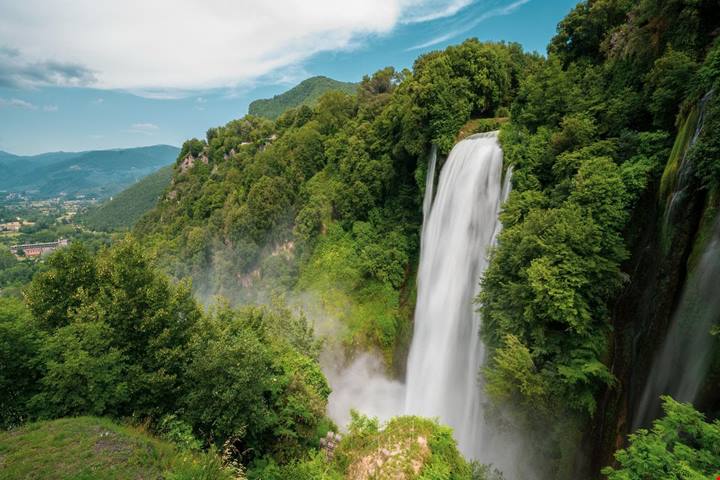 Tutti la conoscono per le sue fabbriche, ma sai che questa è la vera città di San Valentino?