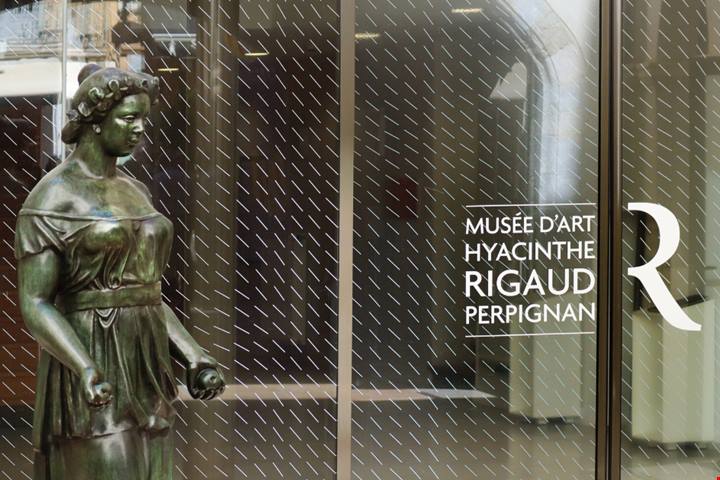 In questa città ai piedi dei Pirenei l'Art Déco incontra la Spagna: un gioiello francese ancora poco conosciuto