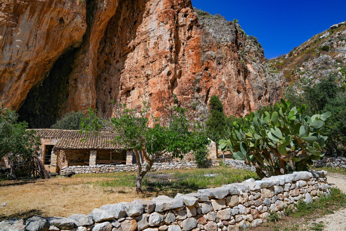 Una grotta misteriosa nel cuore della Sicilia più autentica: da 70 anni è un mistero unico in tutta l'isola