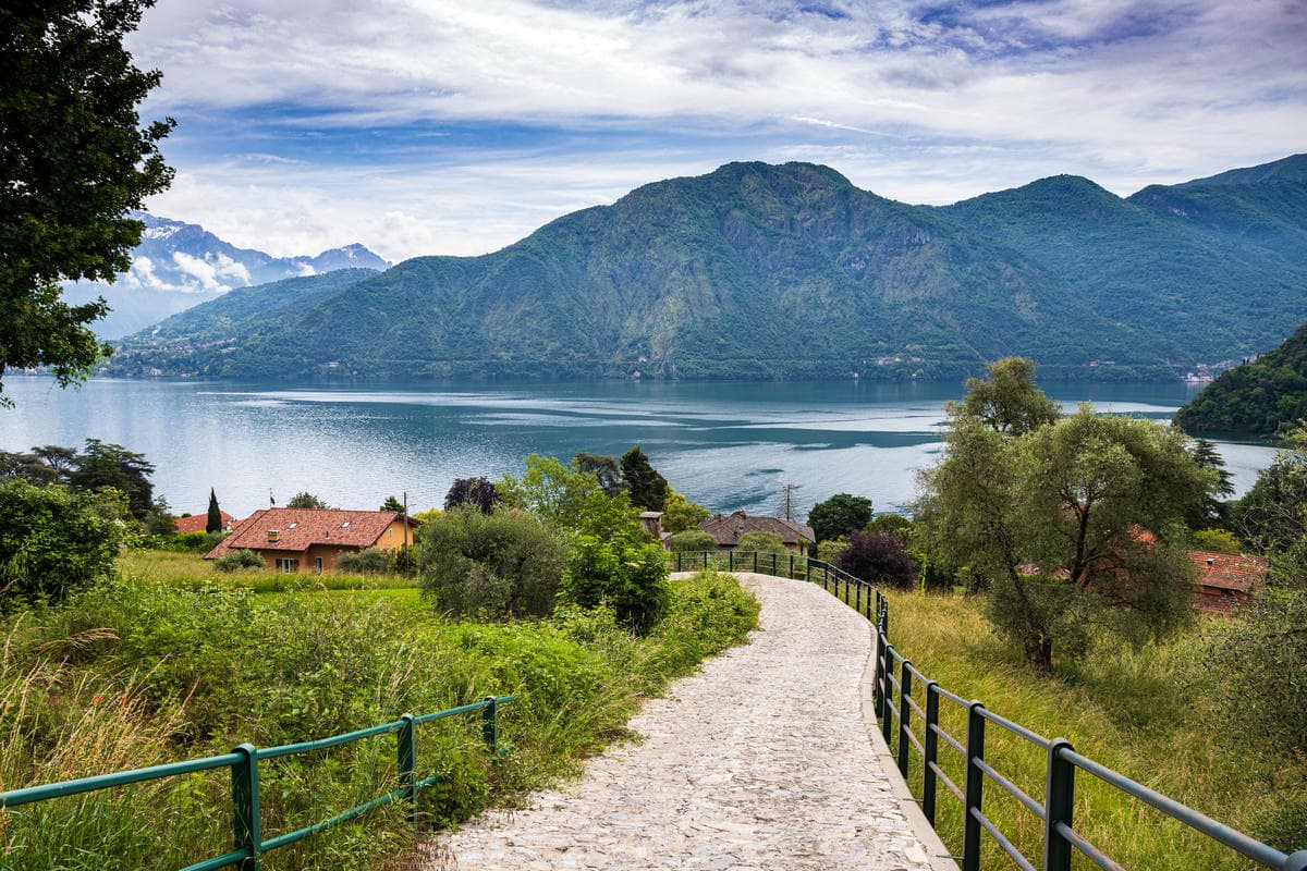 Non le solite ville di lusso: 3 esperienze segrete nel cuore del Lago di Como per scoprire l'anima vera del posto