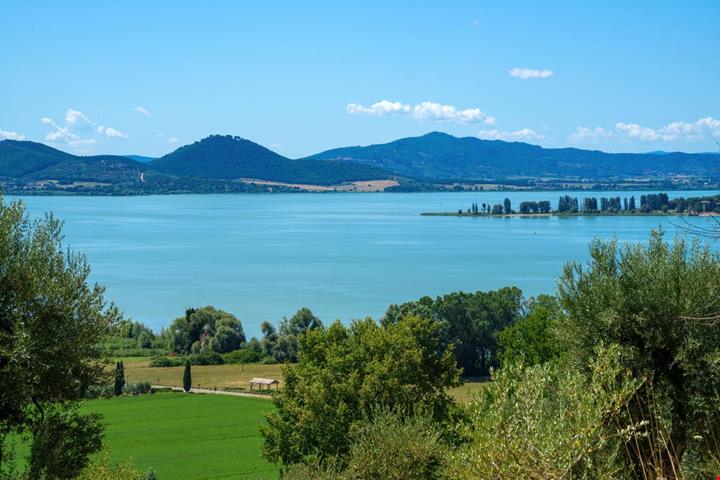 lago-trasimeno_2441534011