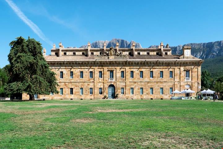 A due passi dal capoluogo siciliano c'è un'antica villa immersa nel bosco: un mondo parallelo che non sembra nemmeno Sicilia