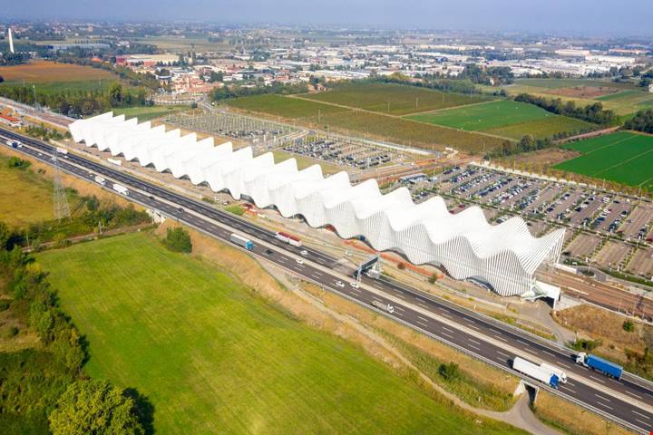 Non chiamatela solo stazione: il gioiello di Calatrava è una delle opere d'arte più incredibili d'Europa