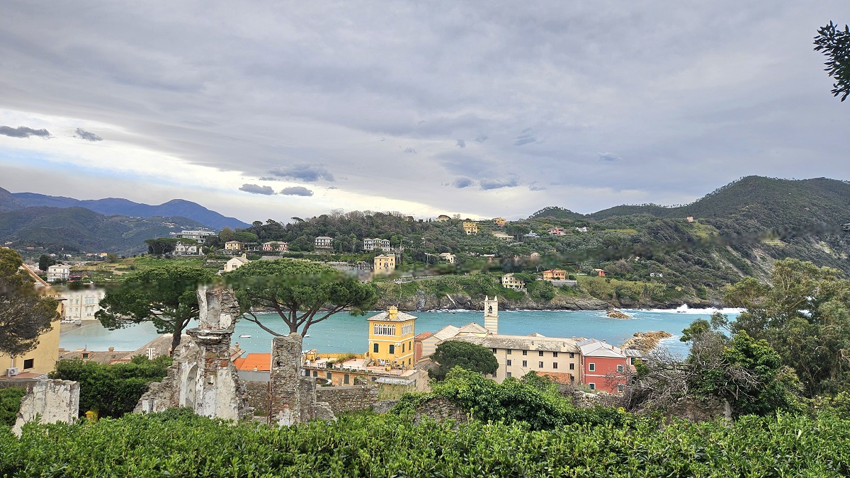 Nel Golfo del Tigullio, una cittadina marittima sospesa tra flutti e montagne promuove l’Italia nel Mondo