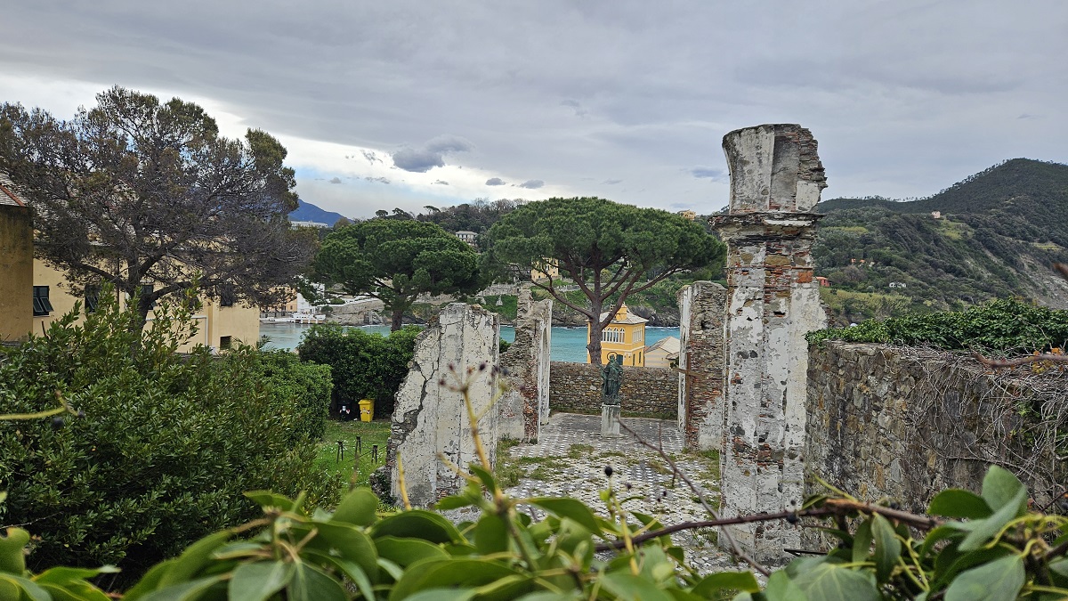 Nel Golfo del Tigullio, una cittadina marittima sospesa tra flutti e montagne promuove l’Italia nel Mondo