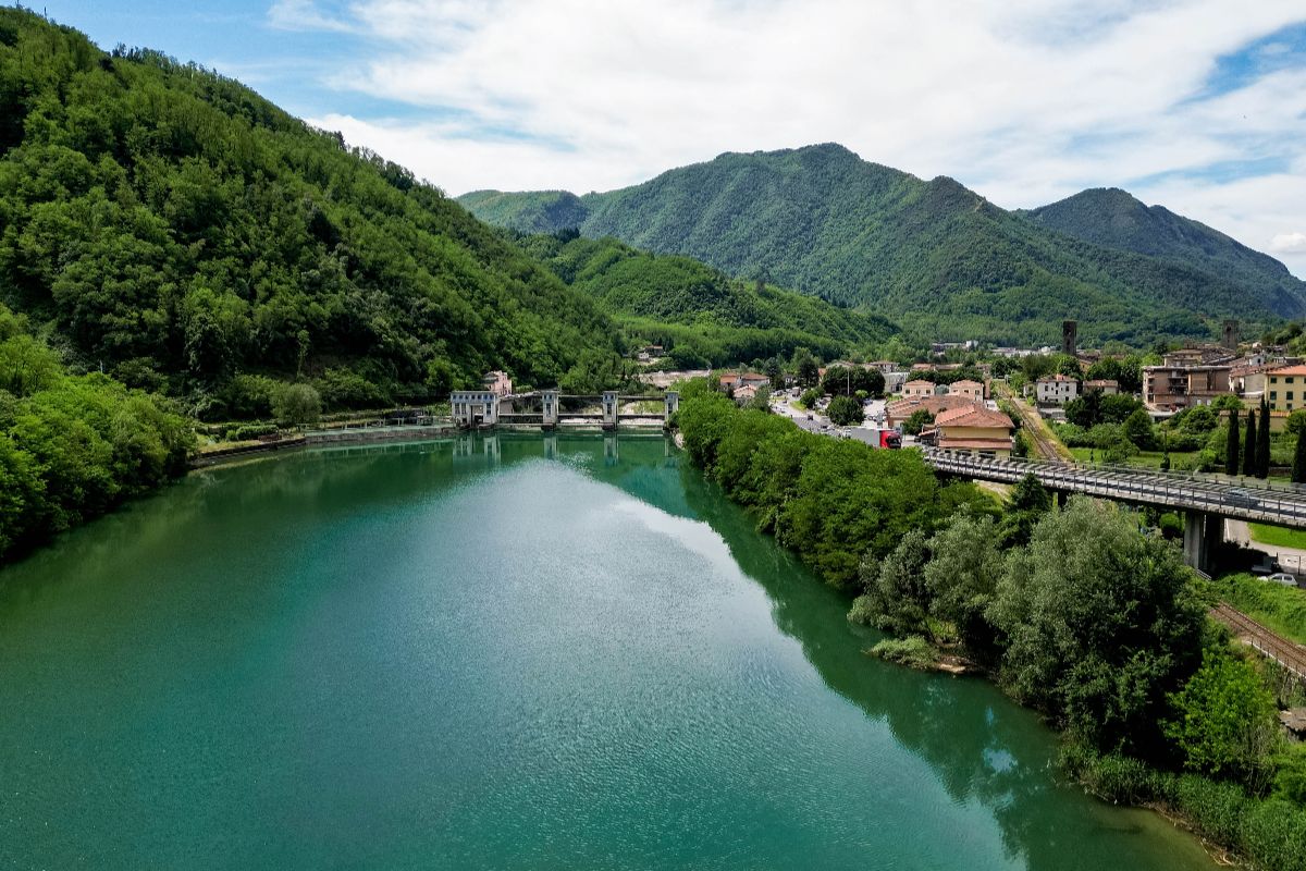 La leggenda del ponte costruito in una sola notte: il capolavoro di pietra della Toscana che nasconde un patto oscuro