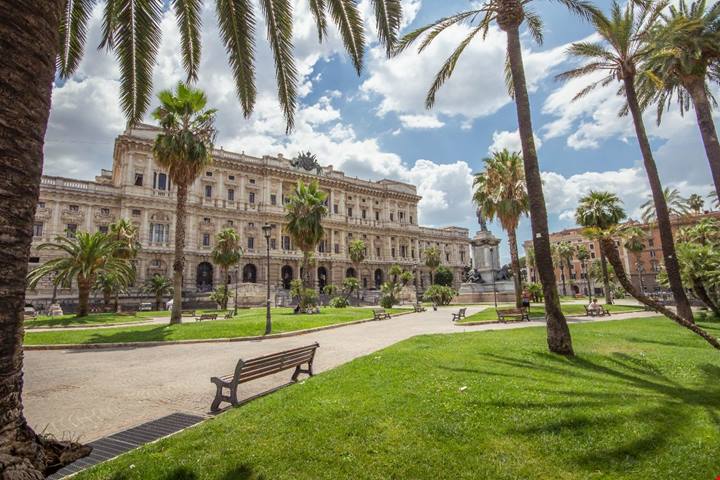 170 metri di stile: questo palazzo è uno dei più grandi della città, ma solo in pochi possono visitarlo